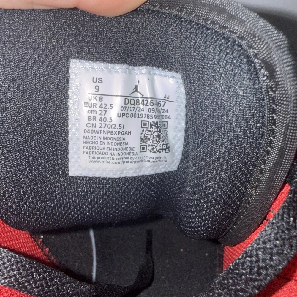 Nike Air Jordan 1 Mid Banned Bred 2020 Size 9 Men's 554724-074 EXCELLENT